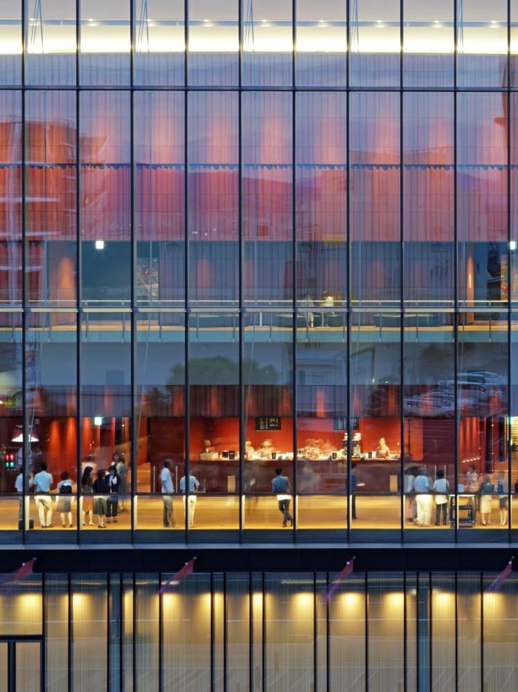 芸術劇場  外から